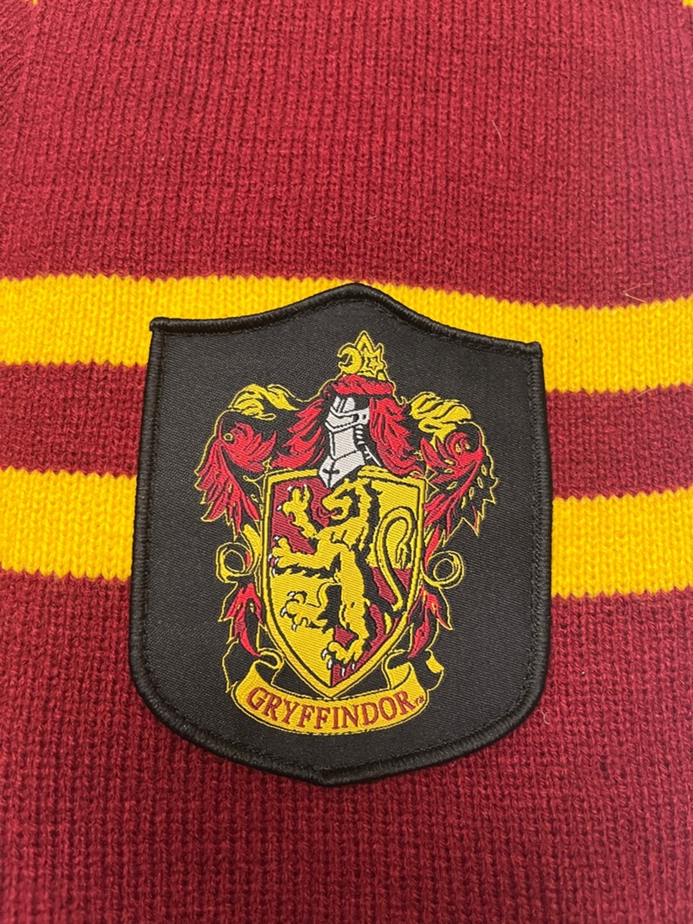 Gryffindor Scarf & Tie Set - Burgundy and Gold - Picture 4 of 5